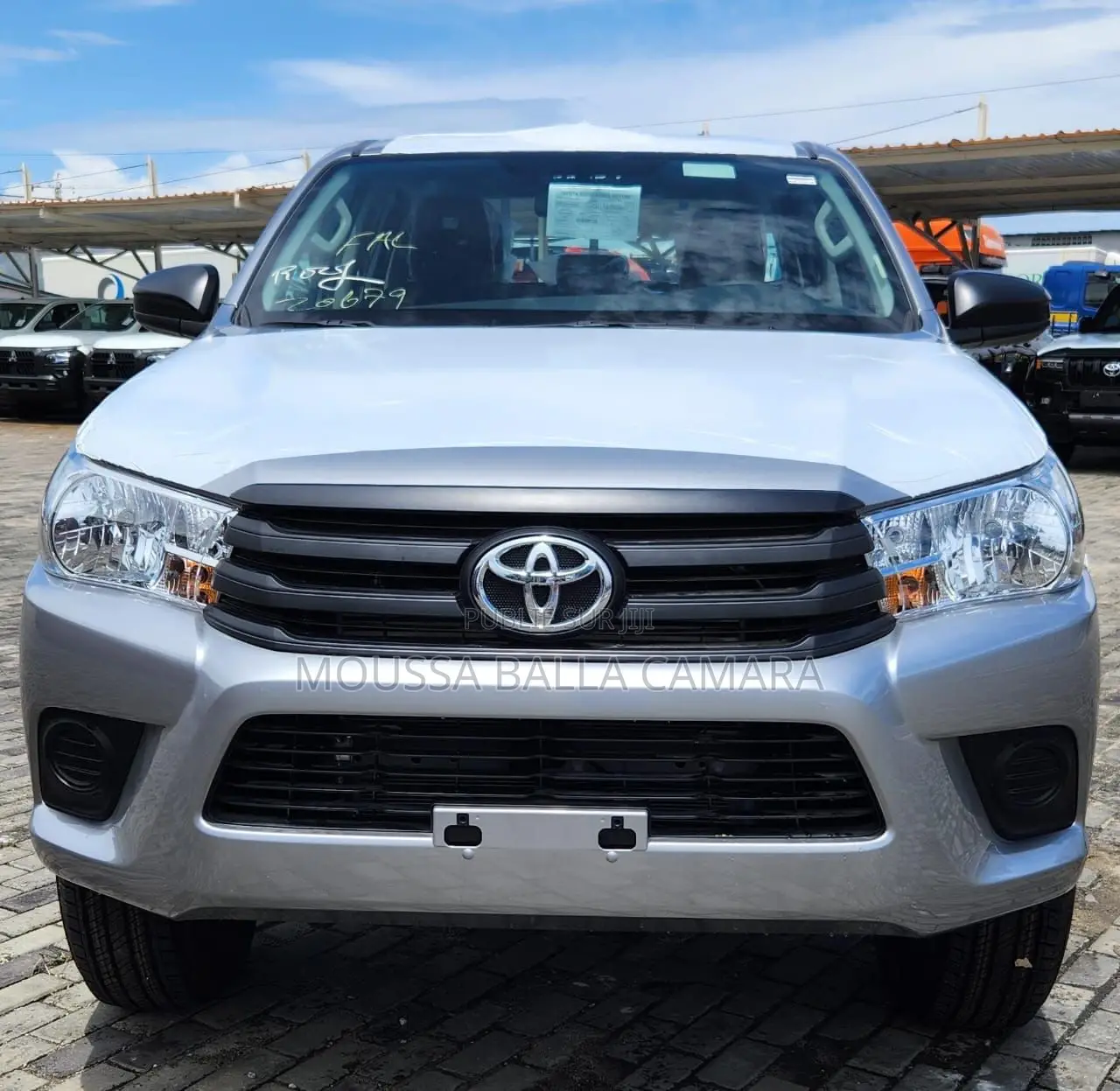 Nouveau Toyota Hilux 2025 Gris