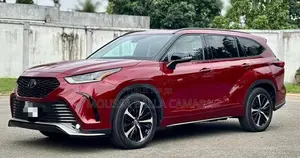 Toyota Highlander XSE 2022 Rouge
