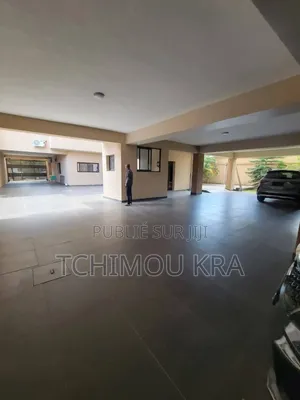 3chbre Blocs d'appartements dans Mr Tchimou, Cocody à Vendre
