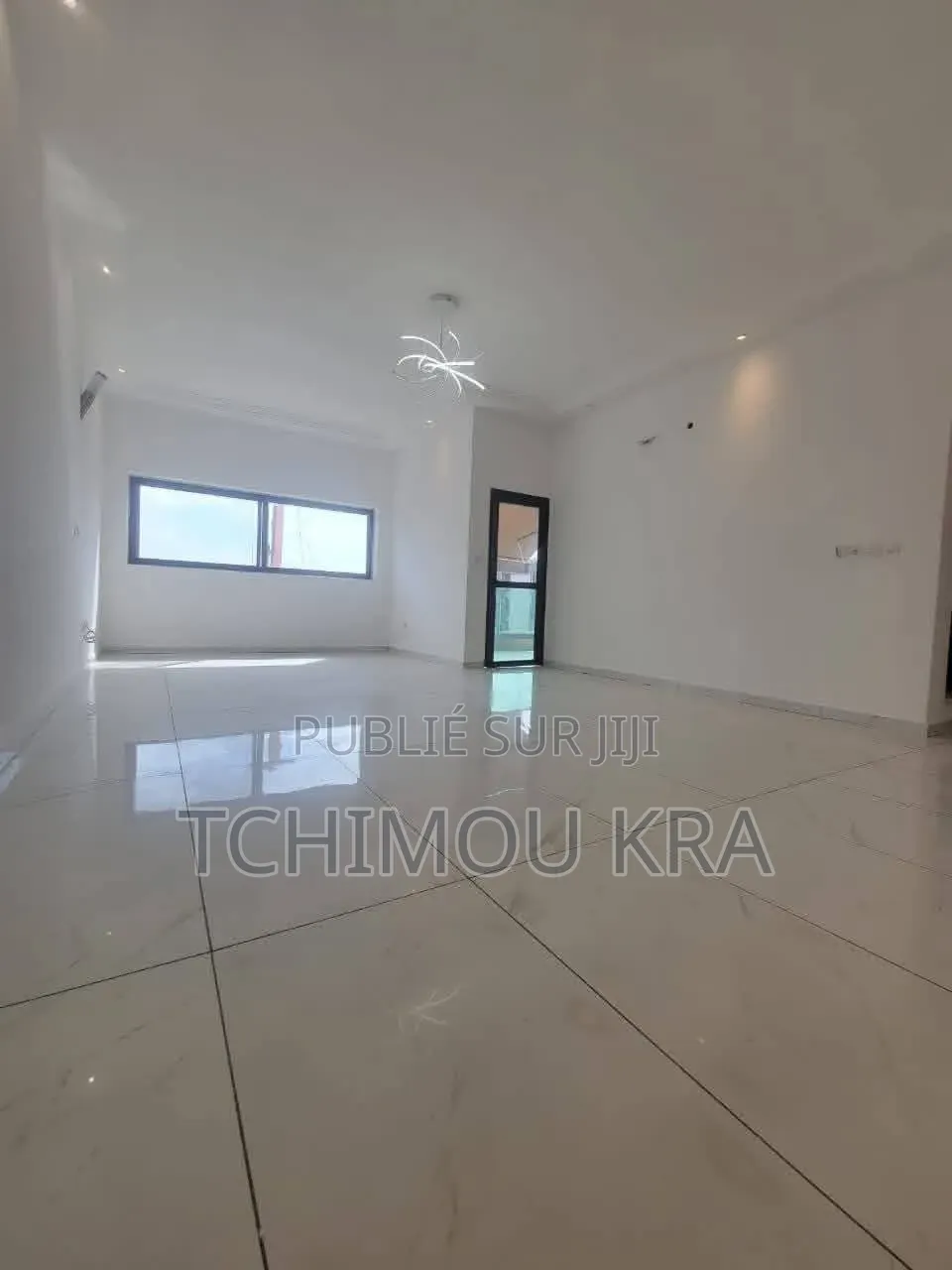 3chbre Blocs d'appartements dans Mr Tchimou, Cocody à Vendre