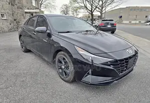 Hyundai Elantra 2022 Noir