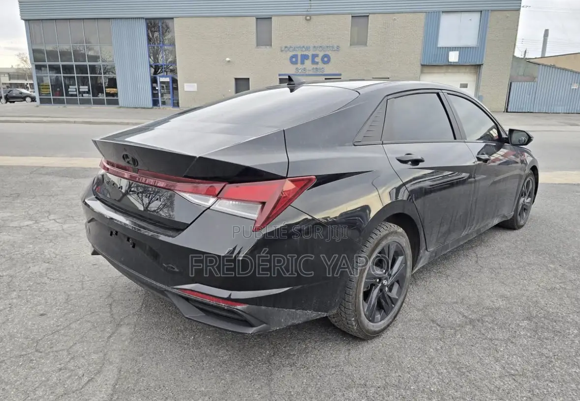 Hyundai Elantra 2022 Noir