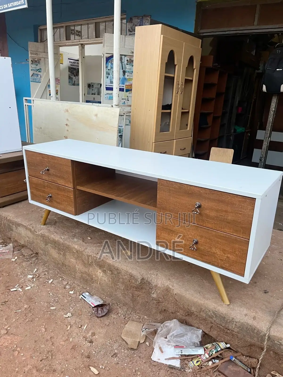 Meuble Tv De Très Bonne Qualité