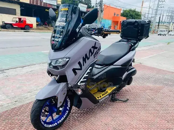 Nouveau Yamaha YBR125 2023 Bleu