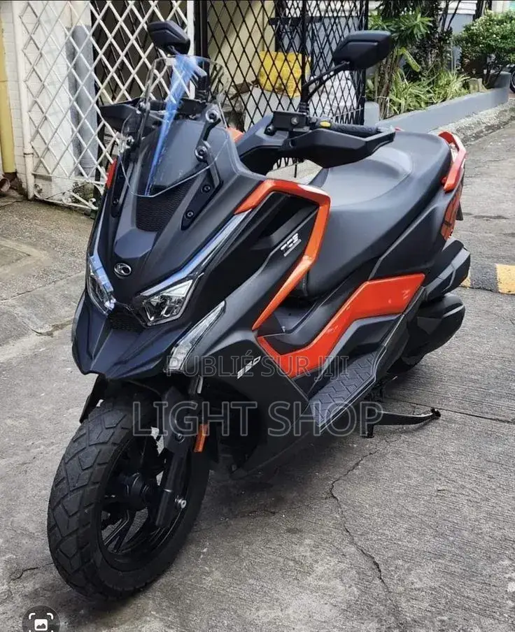Nouveau Yamaha YBR125 2023 Bleu