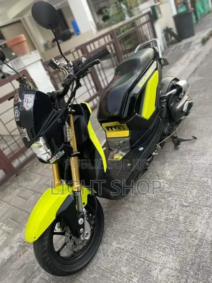Nouveau Yamaha YBR125 2023 Bleu