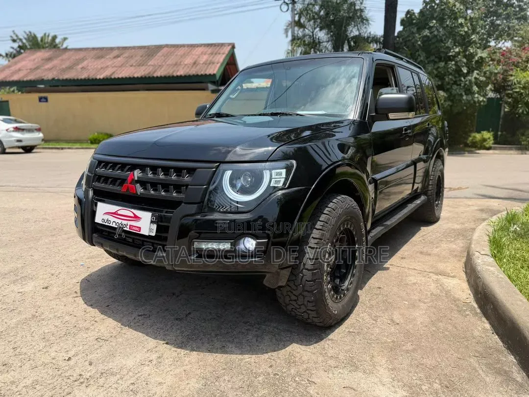 Mitsubishi Pajero 2024 Noir