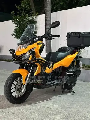 Nouveau Yamaha YBR125 2023 Blanc