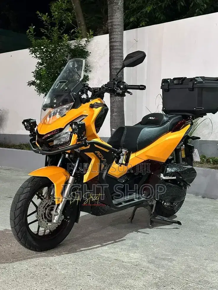 Nouveau Yamaha YBR125 2023 Blanc
