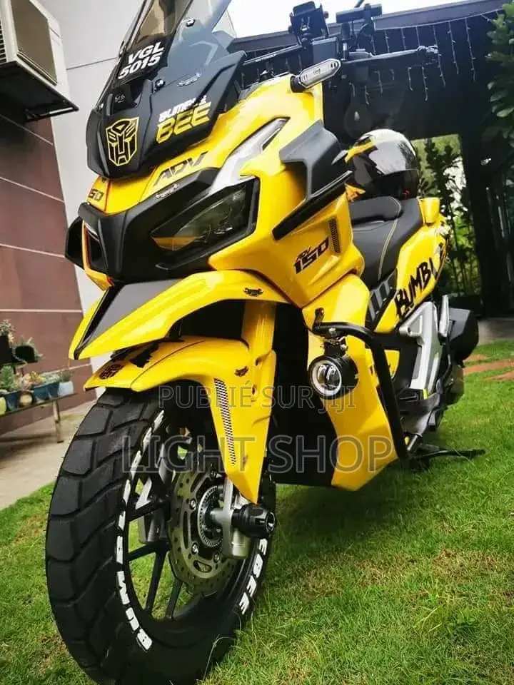Nouveau Yamaha YBR125 2023 Blanc