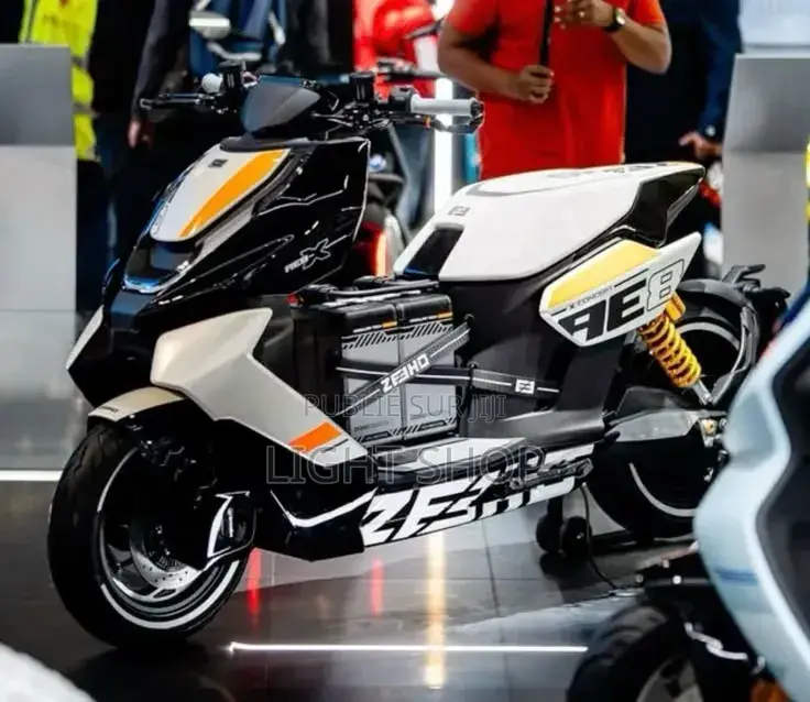 Nouveau Yamaha DT125 2025 Beige
