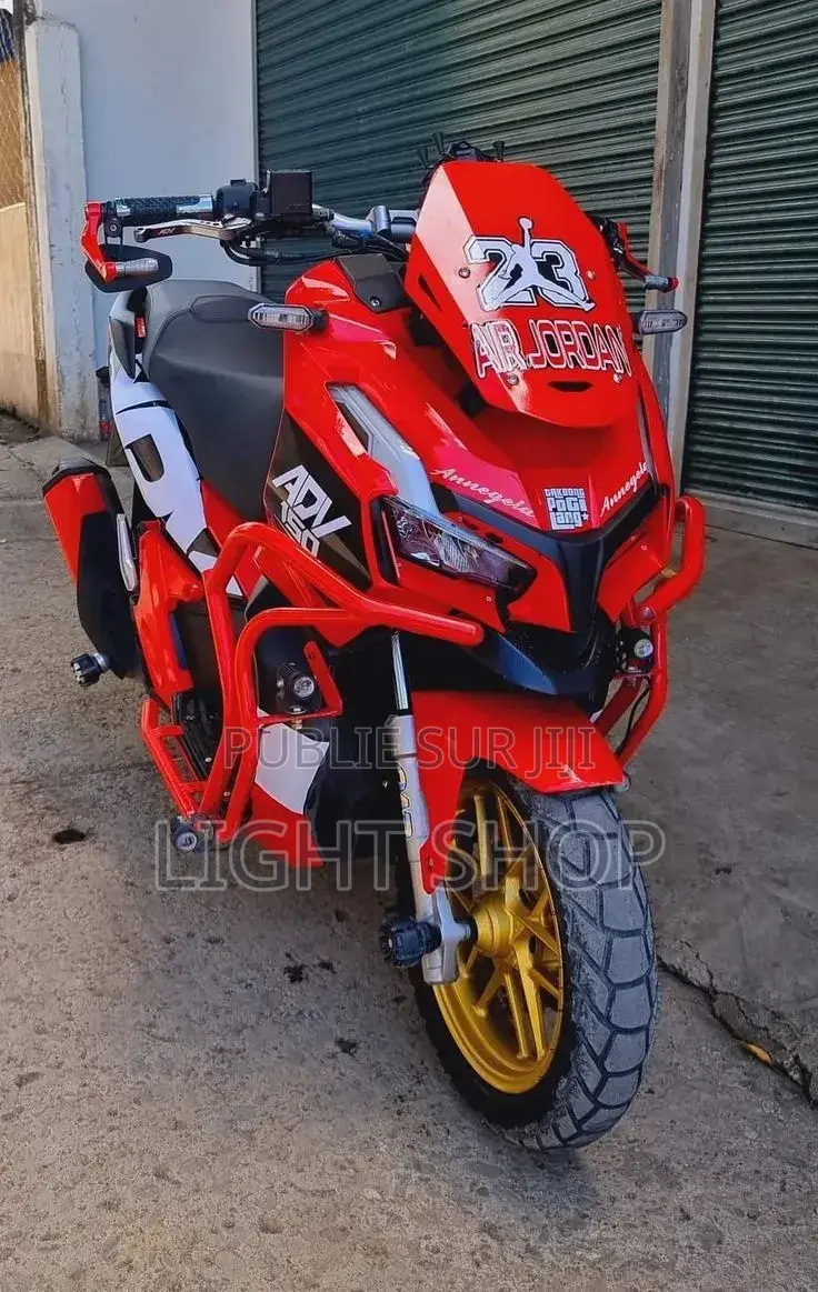 Nouveau Yamaha DT125 2025 Beige