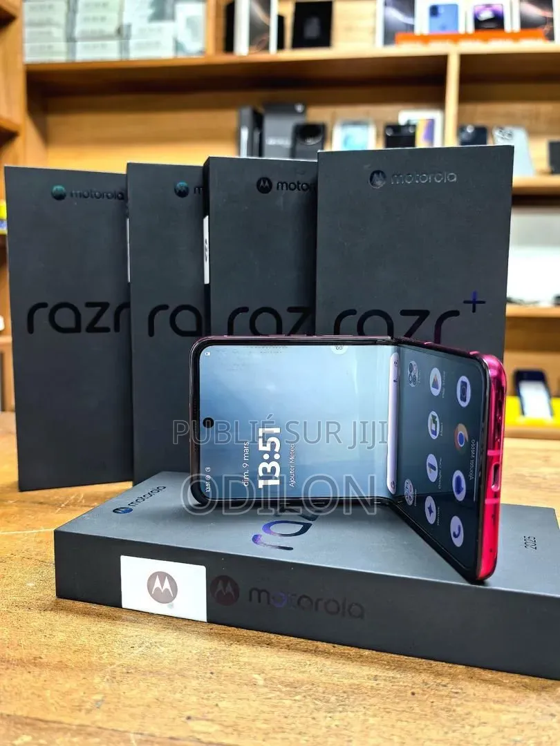 Nouveau Motorola Razr 2025 256 GB Rouge