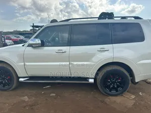 Mitsubishi Pajero 2016 Blanc