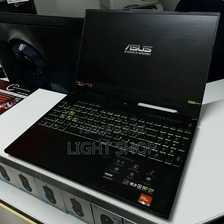 Nouveau Ordinateur portable Asus A42DE 32GB Nvidia SSHD+SSD 4T