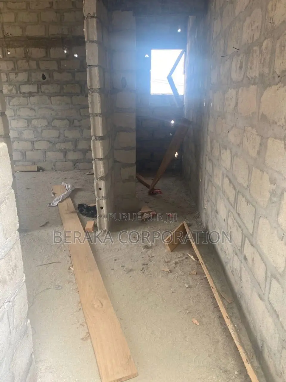 Studio dans Beraka Corporation, Cocody à Vendre