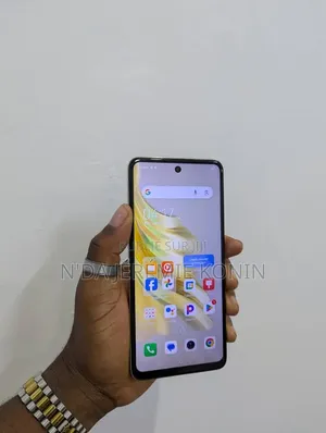 Nouveau Tecno Spark 20 128 GB Blanc