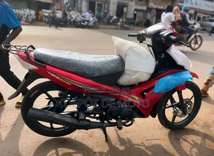 Nouveau TVS Neo NX 2025 Rouge