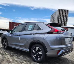 Nouveau Mitsubishi Eclipse Cross 2025 Gris