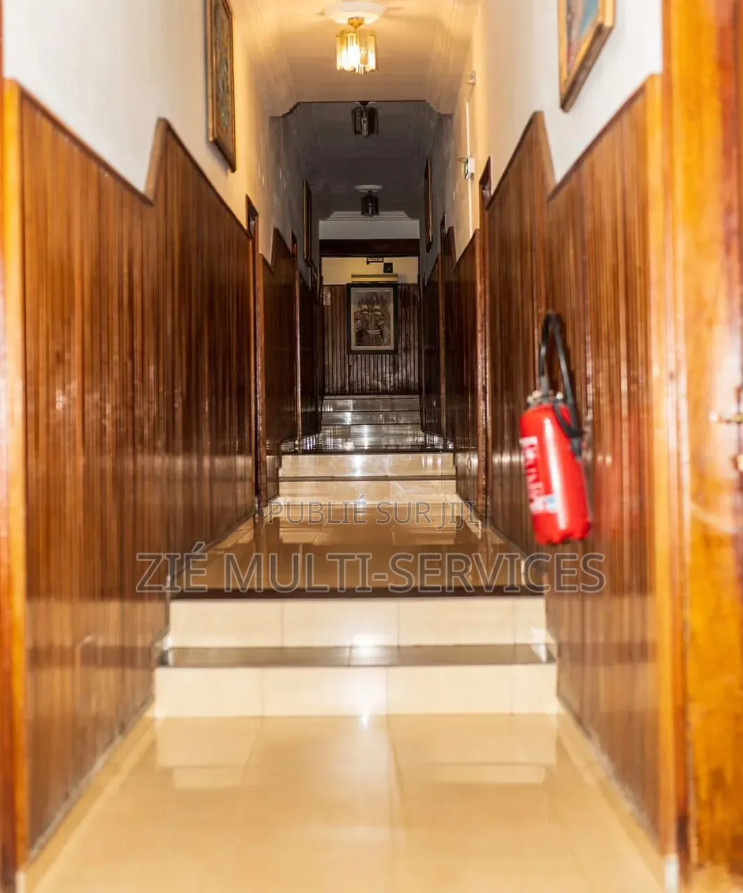 Meublé 20chbre Appartement dans Zié Multi-Service, Cocody à Vendre
