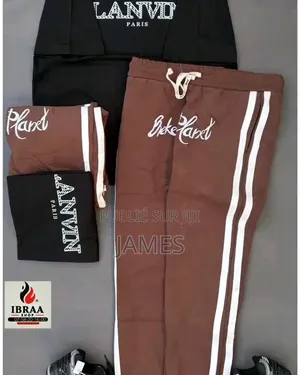 Disponible À Bas Prix