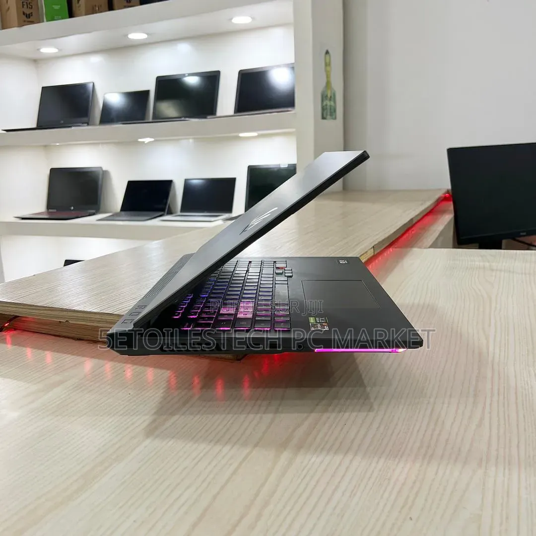 Nouveau Asus ROG Strix G17 16GB AMD Ryzen 7 SSD 512GB