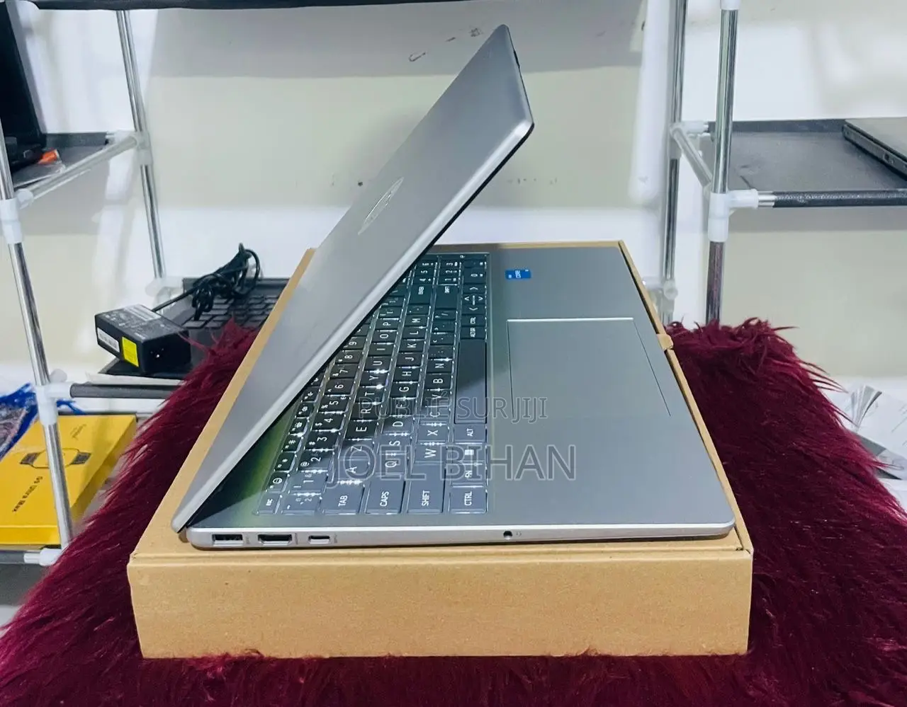 Nouveau Ordinateur portable HP 15-fd0290ns 8GB Intel Core i3 SSD 512GB