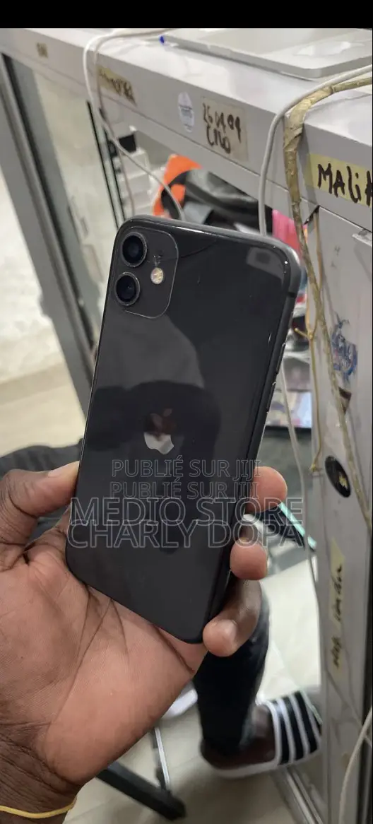 Nouveau Apple iPhone 11 128 GB Noir