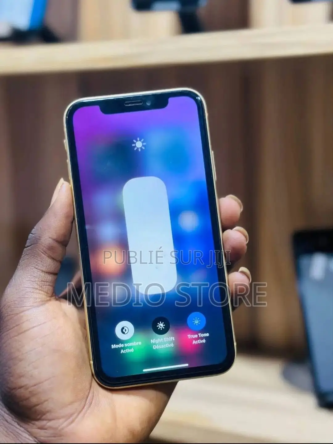 Nouveau Apple iPhone XR 128 GB Jaune