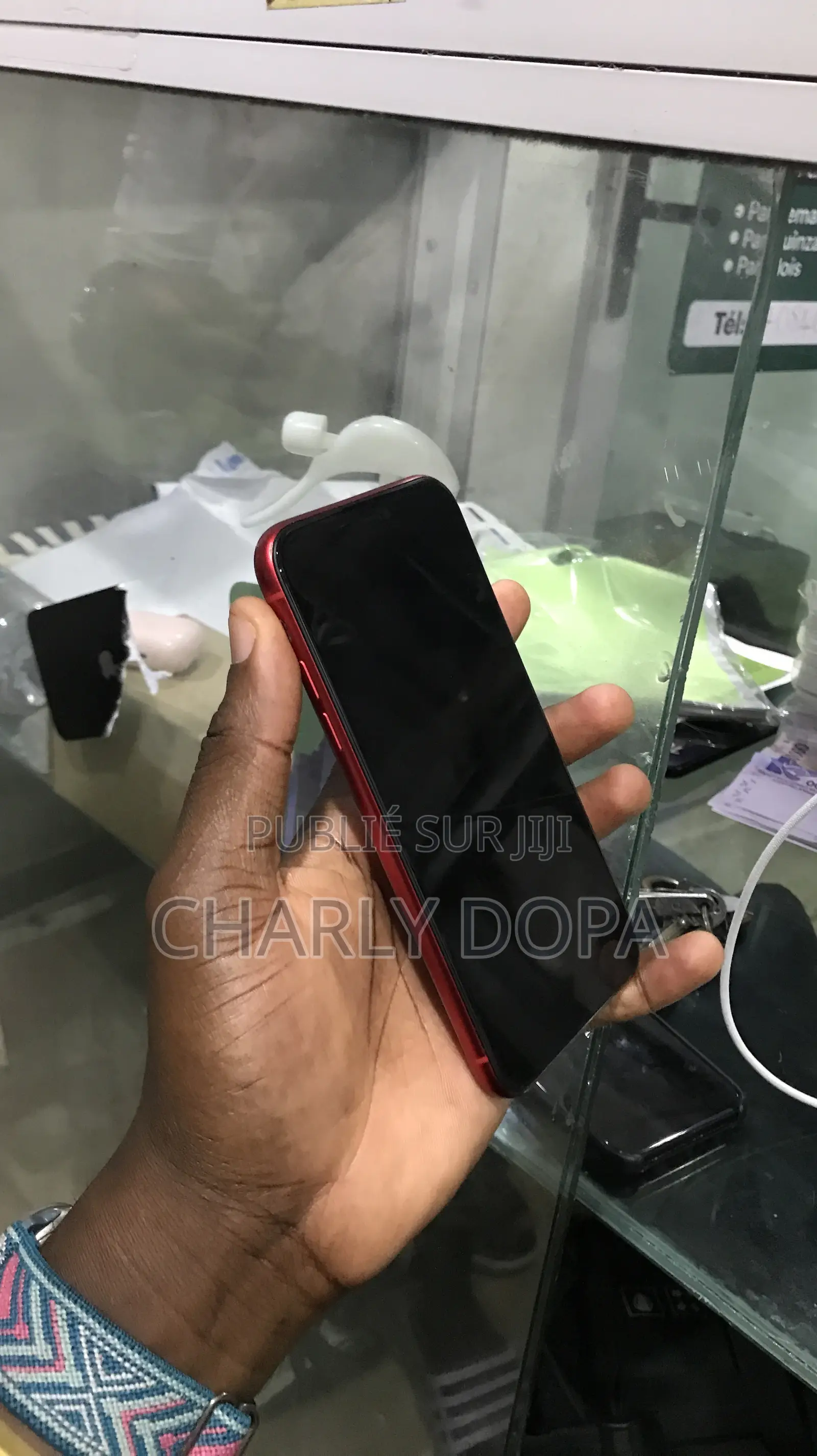 Apple iPhone 11 64 GB Rouge