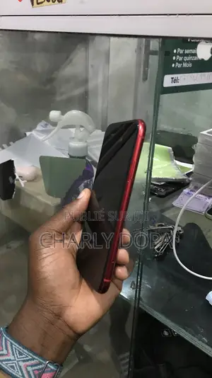 Apple iPhone 11 64 GB Rouge