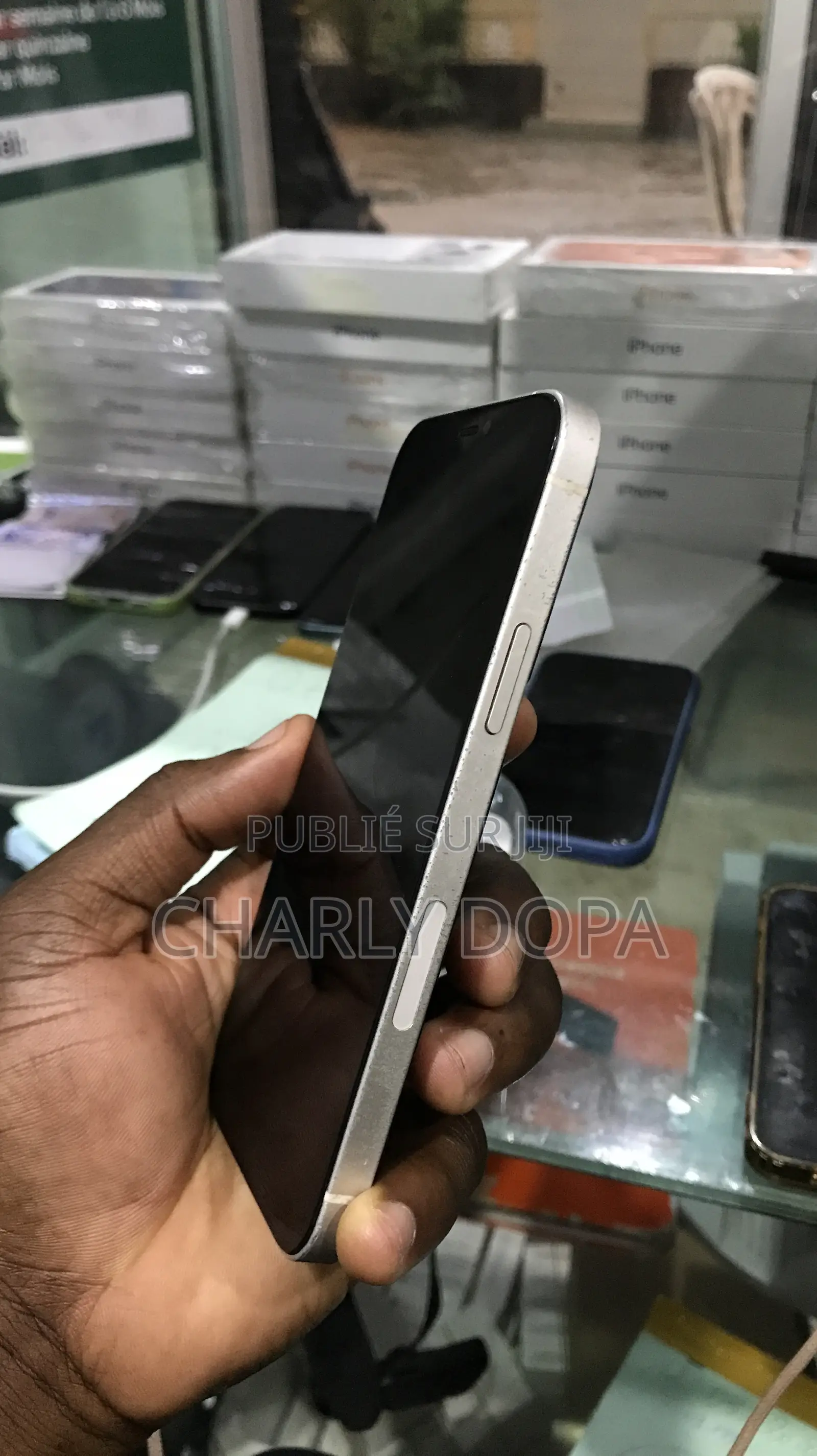Apple iPhone 12 64 GB Blanc
