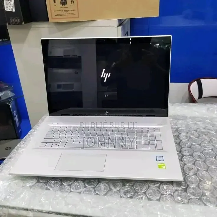 Nouveau Ordinateur portable HP Pavilion 14 16GB Intel Core i7 SSD 512GB