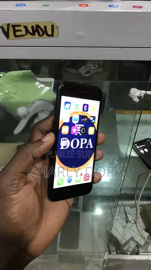 Apple iPhone 7 32 GB Noir