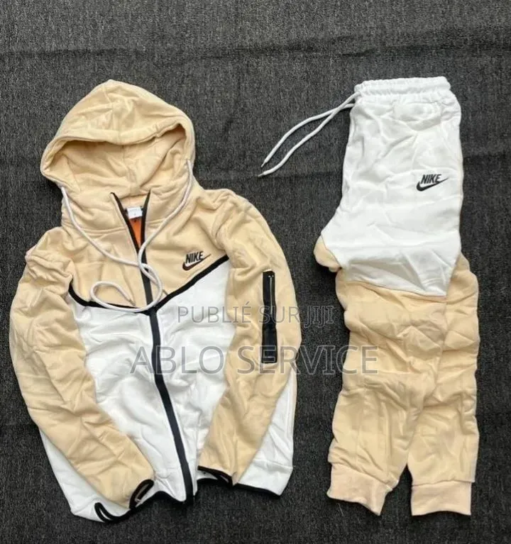 Vêtements Disponible