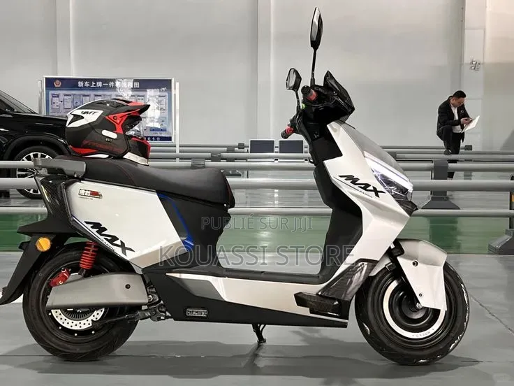 Nouveau Yamaha DT125 2022 Blanc