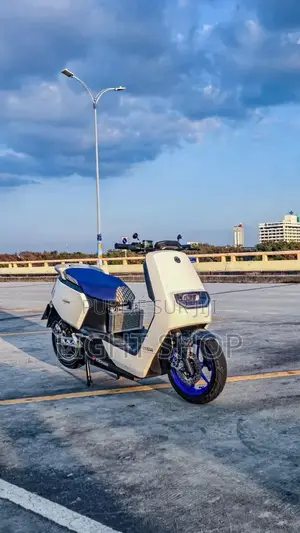 Nouveau Yamaha DT125 2022 Blanc