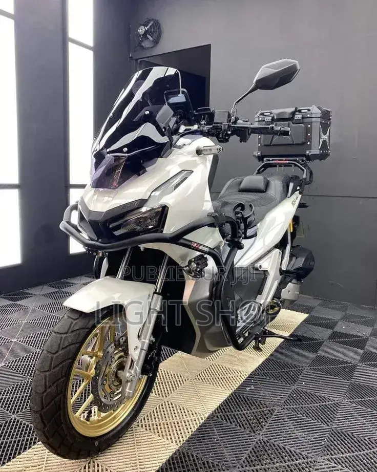 Nouveau Yamaha YBR125 2025 Blanc