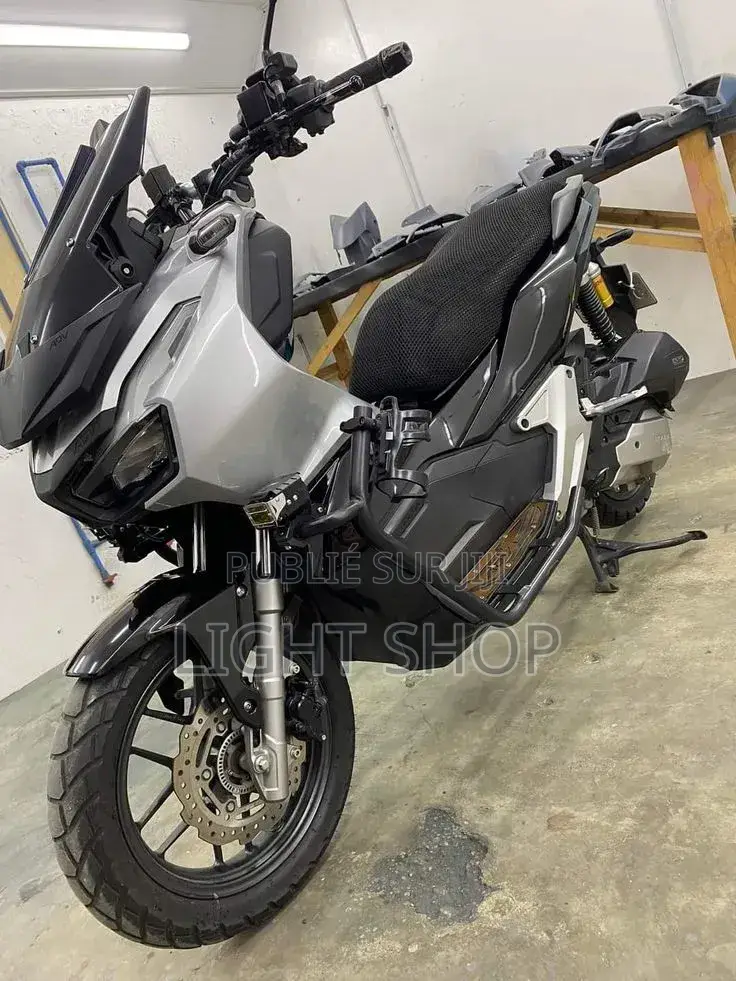 Nouveau Yamaha YBR125 2025 Blanc