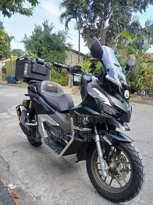 Nouveau Yamaha DT125 2023 Argenté