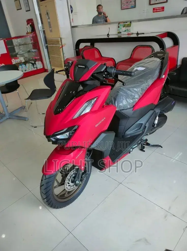 Nouveau Yamaha DT125 2023 Argenté