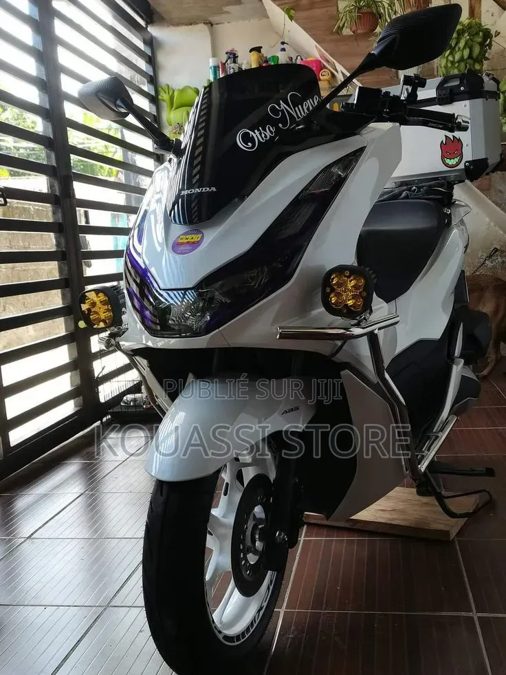 Nouveau Yamaha DT125 2023 Argenté
