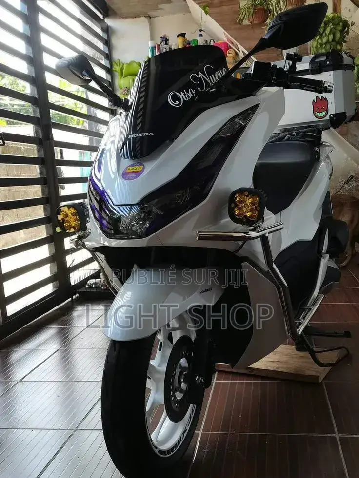Nouveau Yamaha DT125 2023 Argenté