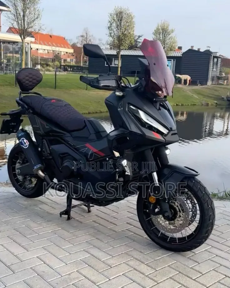 Nouveau Yamaha DT125 2023 Argenté