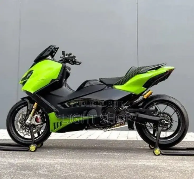 Nouveau Yamaha DT125 2023 Argenté