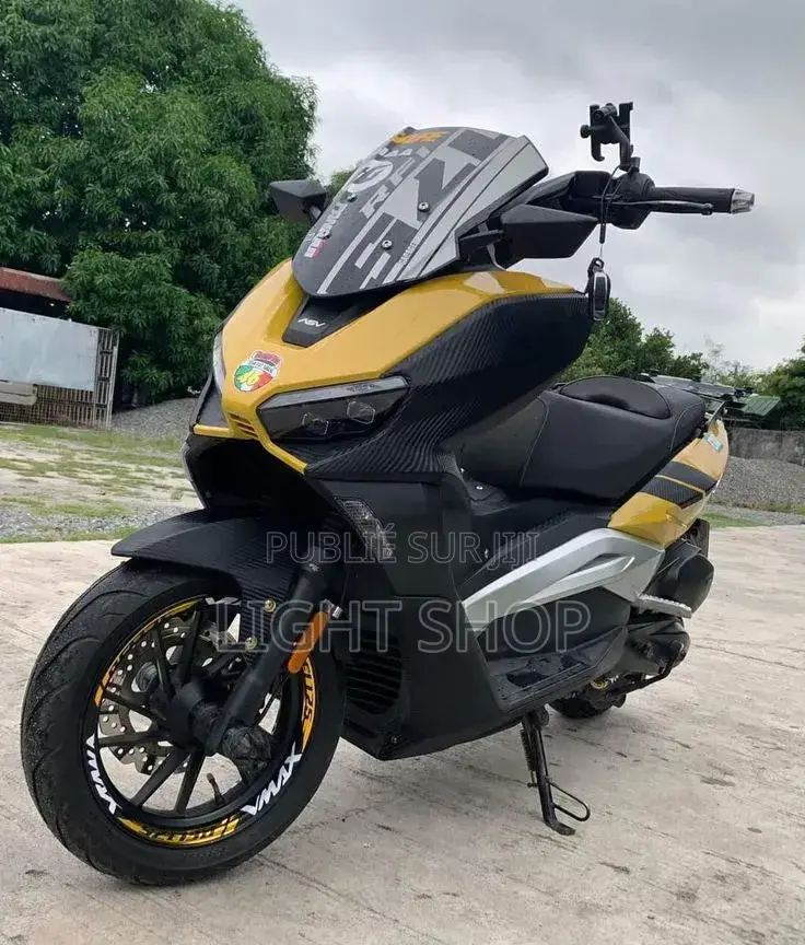 Nouveau Yamaha DT125 2023 Argenté