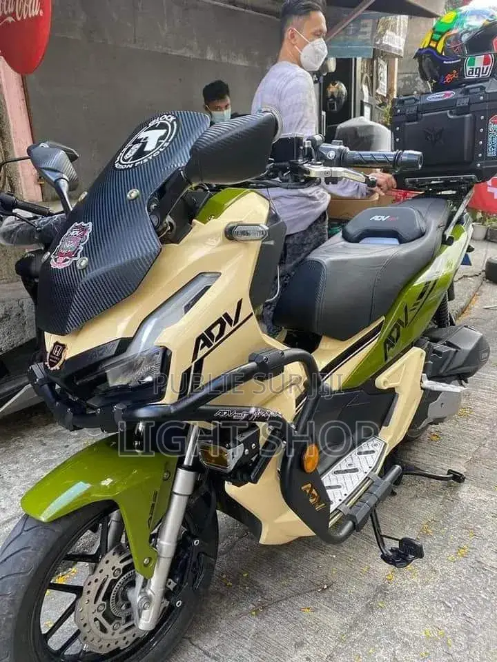 Nouveau Yamaha DT125 2023 Argenté