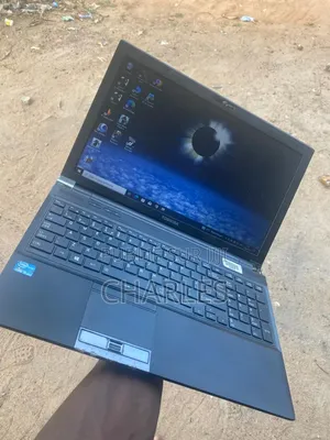 Ordinateur portable Toshiba Tecra R950 4GB Intel Core i5 HDD 512GB
