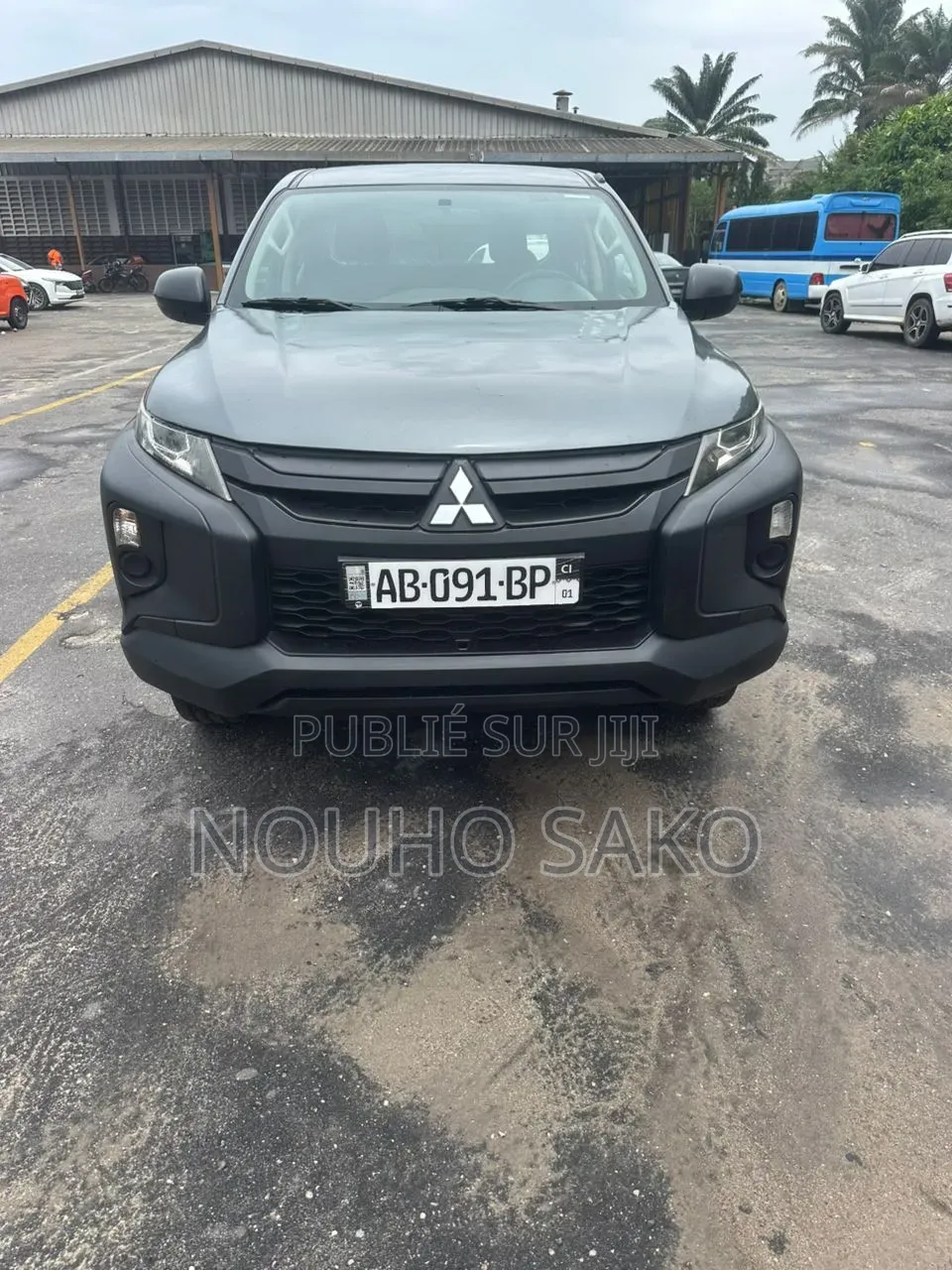 Mitsubishi L200 2022 Gris