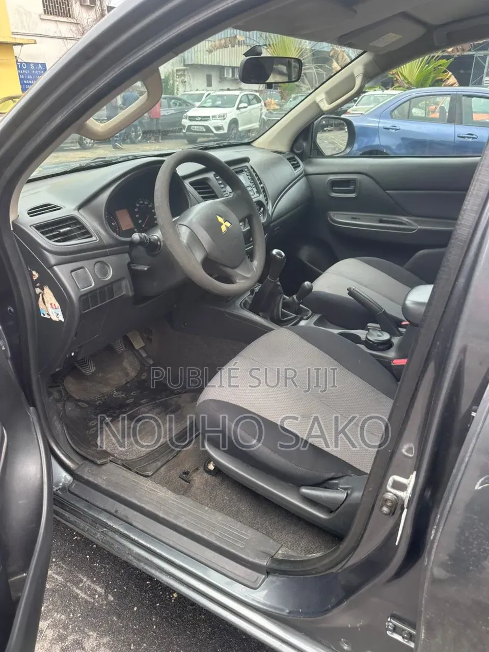 Mitsubishi L200 2022 Gris